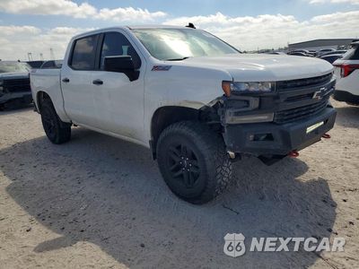 Czwarte zdjęcie samochodu z boku: 2020 CHEVROLET SILVERADO K1500 LT TRAIL BOSS VIN:3GCPYFED6LG447311 - miniatura