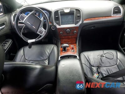 Zdjęcie 8 z 11 samochodu: 2014 CHRYSLER 300 VIN:2C3CCAAG6EH289091 - miniatura