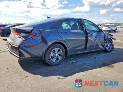 Trzecie zdjęcie samochodu z tyłu: 2026 HYUNDAI ELANTRA SE VIN:KMHLL4DG6TU166017 - miniatura