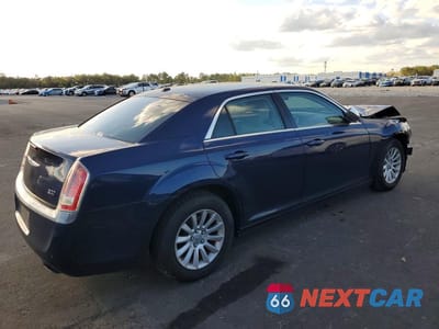 Trzecie zdjęcie samochodu z tyłu: 2013 CHRYSLER 300 VIN:2C3CCAAG3DH577634 - miniatura