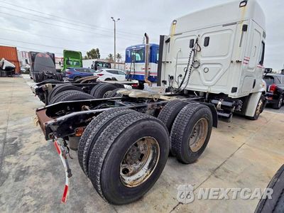 Czwarte zdjęcie samochodu z boku: 2017 FREIGHTLINER CASCADIA 113 VIN:3AKJGHDV8HSHZ2770 - miniatura