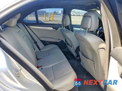 Zdjęcie 10 z 12 samochodu: 2014 MERCEDES-BENZ C 250 VIN:WDDGF4HB2EG222330 - miniatura