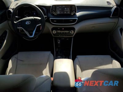 Zdjęcie 8 z 12 samochodu: 2019 HYUNDAI TUCSON SE VIN:KM8J2CA47KU949053 - miniatura