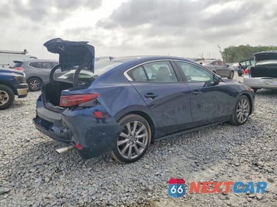 Trzecie zdjęcie samochodu z tyłu: 2020 MAZDA 3 PREFERRED VIN:JM1BPBDM5L1163271 - miniatura