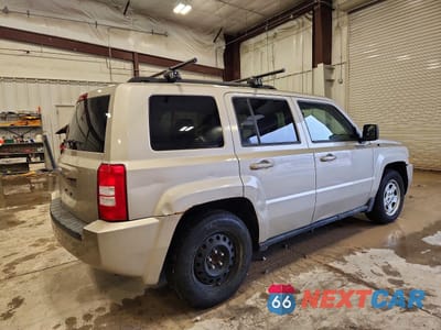 Trzecie zdjęcie samochodu z tyłu: 2010 JEEP PATRIOT SPORT VIN:1J4NT2GBXAD513437 - miniatura