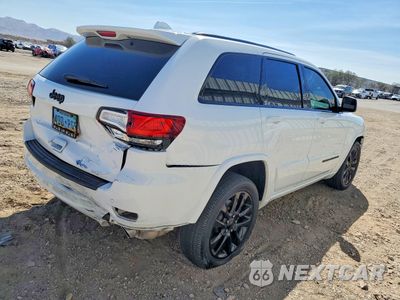Trzecie zdjęcie samochodu z tyłu: 2021 JEEP GRAND CHEROKEE LAREDO VIN:1C4RJEAG3MC692479 - miniatura