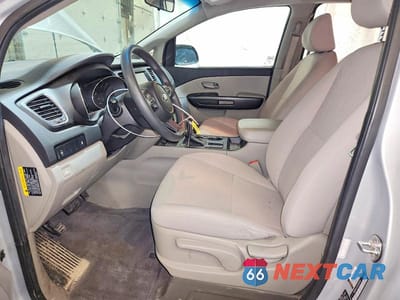Zdjęcie 7 z 14 samochodu: 2020 KIA SEDONA L VIN:KNDMA5C11L6592378 - miniatura