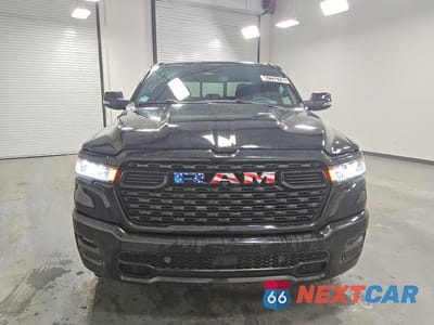 Piąte zdjęcie samochodu w środku: 2025 RAM 1500 BIG HORN VIN:1C6RRFFG9SN538133 - miniatura
