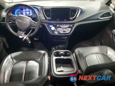 Zdjęcie 8 z 13 samochodu: 2021 CHRYSLER PACIFICA TOURING L VIN:2C4RC1BGXMR596924 - miniatura