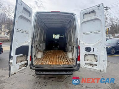 Piąte zdjęcie samochodu w środku: 2019 MERCEDES-BENZ SPRINTER 2500 VIN:WD4PF1CD5KT005087 - miniatura