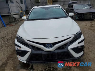 Piąte zdjęcie samochodu w środku: 2022 TOYOTA CAMRY HYBRID SE VIN:4T1S31AK6NU591243 - miniatura