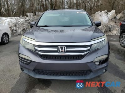 Piąte zdjęcie samochodu w środku: 2017 HONDA PILOT EXL VIN:5FNYF6H53HB015271 - miniatura