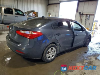 Trzecie zdjęcie samochodu z tyłu: 2016 KIA FORTE LX VIN:KNAFX4A63G5497782 - miniatura