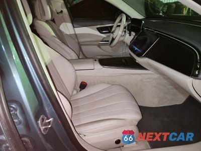 Zdjęcie 13 z 14 samochodu: 2024 MERCEDES-BENZ E 350 4MATIC VIN:W1KLF4HBXRA057053 - miniatura