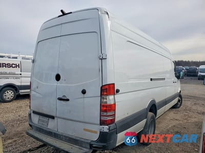 Trzecie zdjęcie samochodu z tyłu: 2016 MERCEDES BENZ SPRINTER 3500 DELIVERY VAN VIN:WD3PF1CD8GP185797 - miniatura