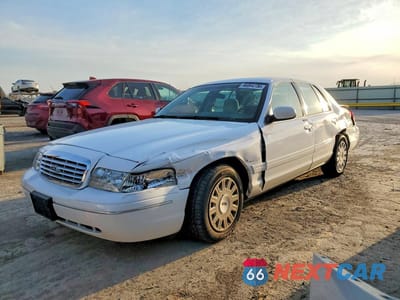 2003 FORD CROWN VICTORIA 2FAFP73W13X123249 - główne zdjęcie licytacji z USA - miniatura