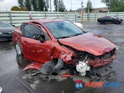 Czwarte zdjęcie samochodu z boku: 2018 TOYOTA YARIS IA BASE VIN:3MYDLBYV0JY312574 - miniatura