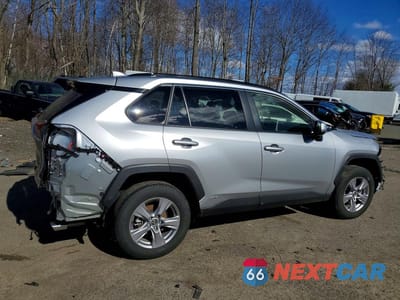 Trzecie zdjęcie samochodu z tyłu: 2025 TOYOTA RAV4 HYBRID XLE VIN:JTMRWRFV7SJ075790 - miniatura