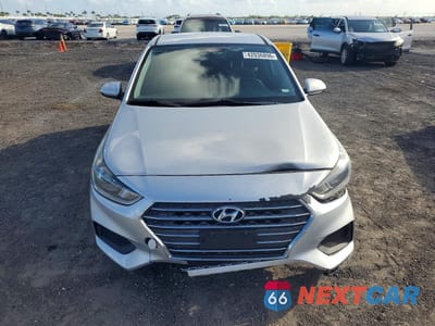 Piąte zdjęcie samochodu w środku: 2019 HYUNDAI ACCENT SE VIN:3KPC24A30KE042573 - miniatura
