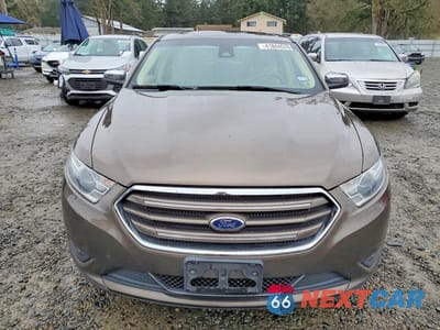 Piąte zdjęcie samochodu w środku: 2015 FORD TAURUS LIMITED VIN:1FAHP2J80FG157094 - miniatura