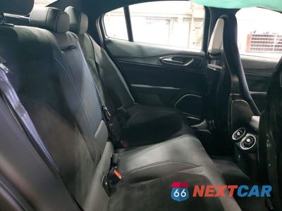 Zdjęcie 10 z 12 samochodu: 2023 ALFA ROMEO GIULIA QUADRIFOGLIO VIN:ZARFAMEVXP7676787 - miniatura