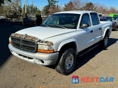 Drugie zdjęcie samochodu z przodu: 2003 DODGE DAKOTA QUAD SPORT VIN:1D7HG38N33S195607 - miniatura