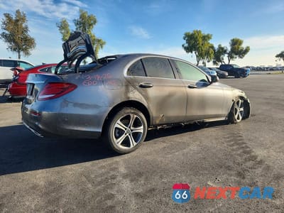 Trzecie zdjęcie samochodu z tyłu: 2019 MERCEDES-BENZ E 300 VIN:WDDZF4JB5KA551847 - miniatura