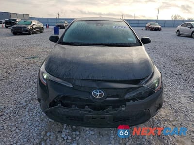 Piąte zdjęcie samochodu w środku: 2022 TOYOTA COROLLA LE VIN:JTDEPMAEXNJ195724 - miniatura