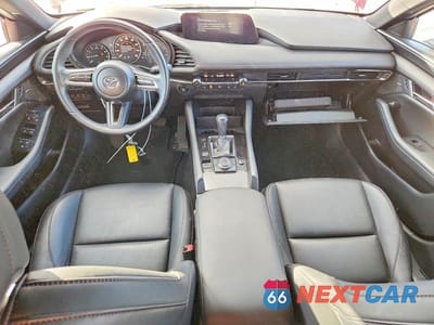 Zdjęcie 8 z 12 samochodu: 2019 MAZDA 3 PREFERRED VIN:JM1BPAMMXK1136821 - miniatura