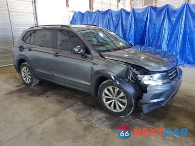 Czwarte zdjęcie samochodu z boku: 2020 VOLKSWAGEN TIGUAN S VIN:3VV1B7AX3LM150822 - miniatura