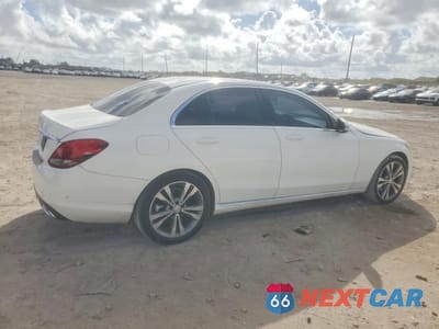 Trzecie zdjęcie samochodu z tyłu: 2016 MERCEDES-BENZ C 300 VIN:55SWF4JB1GU147986 - miniatura
