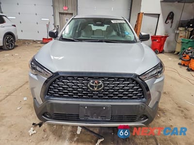 Piąte zdjęcie samochodu w środku: 2023 TOYOTA COROLLA CROSS L VIN:7MUAAABGXPV051052 - miniatura