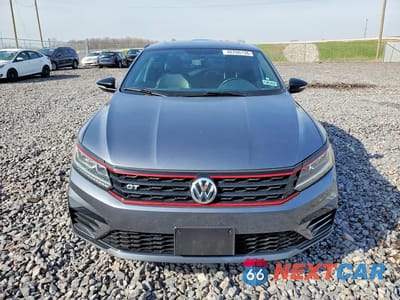 Piąte zdjęcie samochodu w środku: 2018 VOLKSWAGEN PASSAT GT VIN:1VWJM7A32JC040569 - miniatura