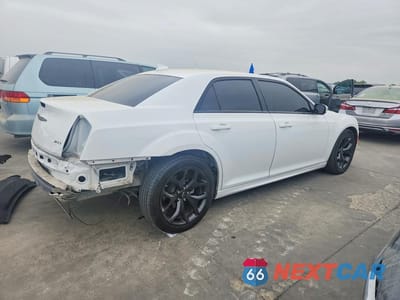 Trzecie zdjęcie samochodu z tyłu: 2022 CHRYSLER 300 TOURING L VIN:2C3CCADGXNH203793 - miniatura