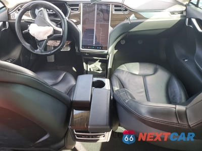 Zdjęcie 8 z 13 samochodu: 2014 TESLA MODEL S VIN:5YJSA1H18EFP42972 - miniatura