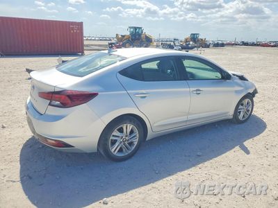 Trzecie zdjęcie samochodu z tyłu: 2019 HYUNDAI ELANTRA VALUE EDITION VIN:5NPD84LF5KH414348 - miniatura