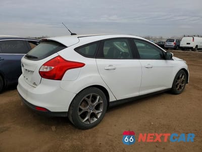 Trzecie zdjęcie samochodu z tyłu: 2013 FORD FOCUS SE VIN:1FADP3K23DL260951 - miniatura
