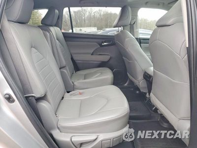 Zdjęcie 11 z 12 samochodu: 2022 TOYOTA HIGHLANDER XLE VIN:5TDHZRBH6NS177642 - miniatura
