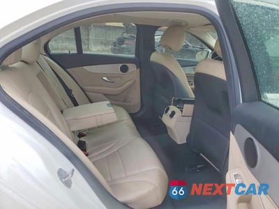 Zdjęcie 10 z 12 samochodu: 2016 MERCEDES-BENZ C 300 VIN:55SWF4JB9GU177060 - miniatura