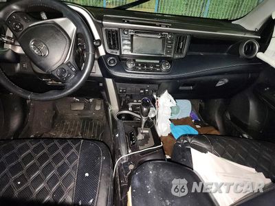 Zdjęcie 8 z 14 samochodu: 2018 TOYOTA RAV4 ADVENTURE VIN:2T3RFREV7JW798282 - miniatura