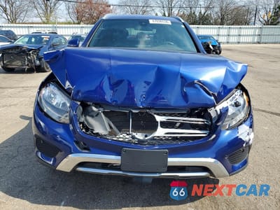 Piąte zdjęcie samochodu w środku: 2018 MERCEDES-BENZ GLC 300 4MATIC VIN:WDC0G4KB9JV049052 - miniatura