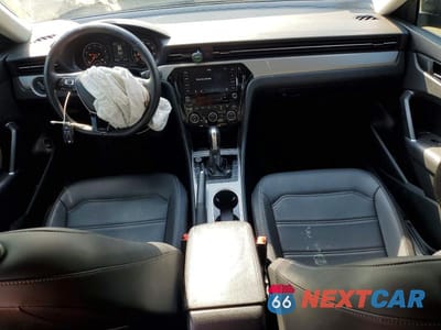 Zdjęcie 8 z 13 samochodu: 2020 VOLKSWAGEN PASSAT SE VIN:1VWSA7A38LC023999 - miniatura