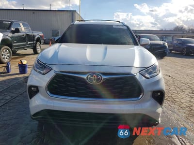 Piąte zdjęcie samochodu w środku: 2022 TOYOTA HIGHLANDER HYBRID LIMITED VIN:5TDXBRCH2NS556359 - miniatura