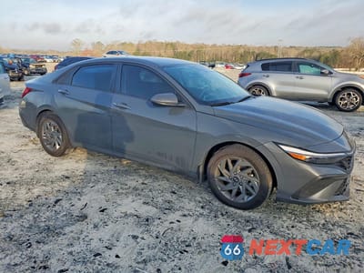 Czwarte zdjęcie samochodu z boku: 2024 HYUNDAI ELANTRA SEL VIN:KMHLM4DG6RU829687 - miniatura