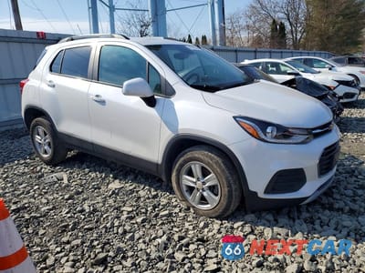 Czwarte zdjęcie samochodu z boku: 2022 CHEVROLET TRAX 1LT VIN:KL7CJPSM1NB533549 - miniatura