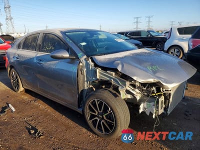 Czwarte zdjęcie samochodu z boku: 2023 KIA FORTE LXS VIN:3KPF24AD1PE613596 - miniatura