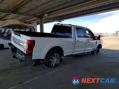 Trzecie zdjęcie samochodu z tyłu: 2022 FORD F250 SUPER DUTY VIN:1FT8W2BT3NEF84084 - miniatura