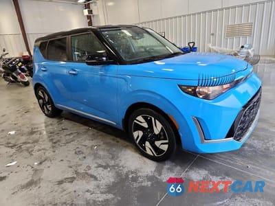 Czwarte zdjęcie samochodu z boku: 2024 KIA SOUL GT-LINE VIN:KNDJ53AU7R7241177 - miniatura