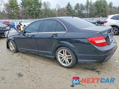 Drugie zdjęcie samochodu z przodu: 2012 MERCEDES-BENZ C 300 4MATIC VIN:WDDGF8BB8CR230806 - miniatura