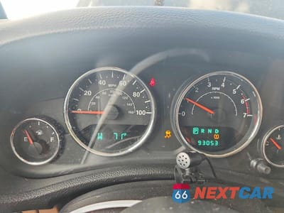 Zdjęcie 9 z 12 samochodu: 2011 JEEP WRANGLER UNLIMITED RUBICON VIN:1J4HA6H13BL585863 - miniatura